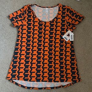 New LulaRoe Chevron Tee